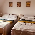 London Central 4 Bed House With Garden