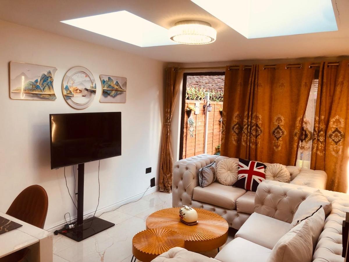 Ferienhaus 4 Bed House With Garden