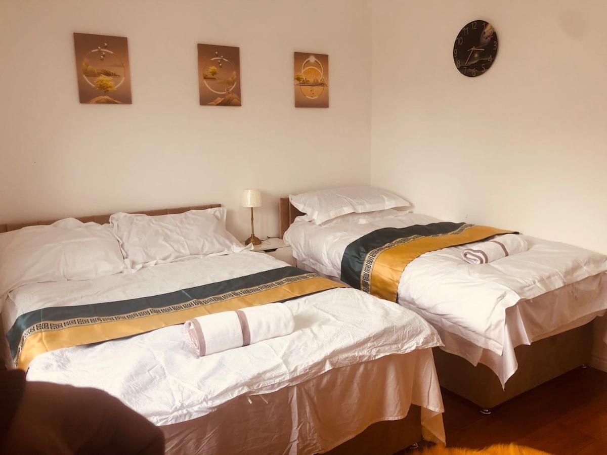 4 Bed House With Garden *