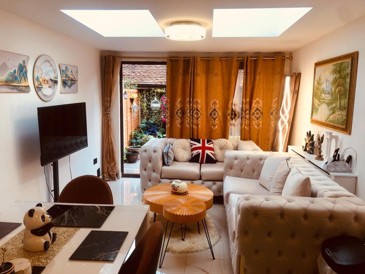 4 Bed House With Garden * London