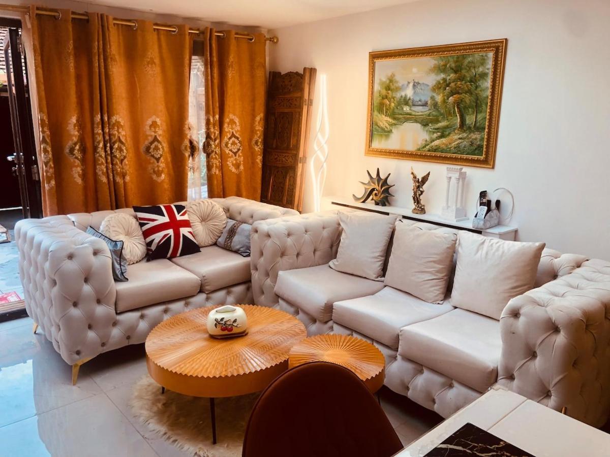Ferienhaus 4 Bed House With Garden