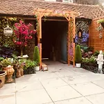 London Central 4 Bed House With Garden