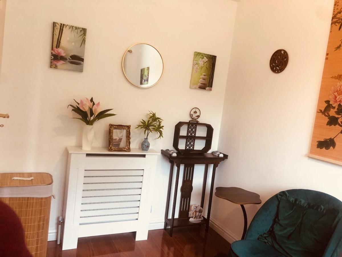 4 Bed House With Garden *