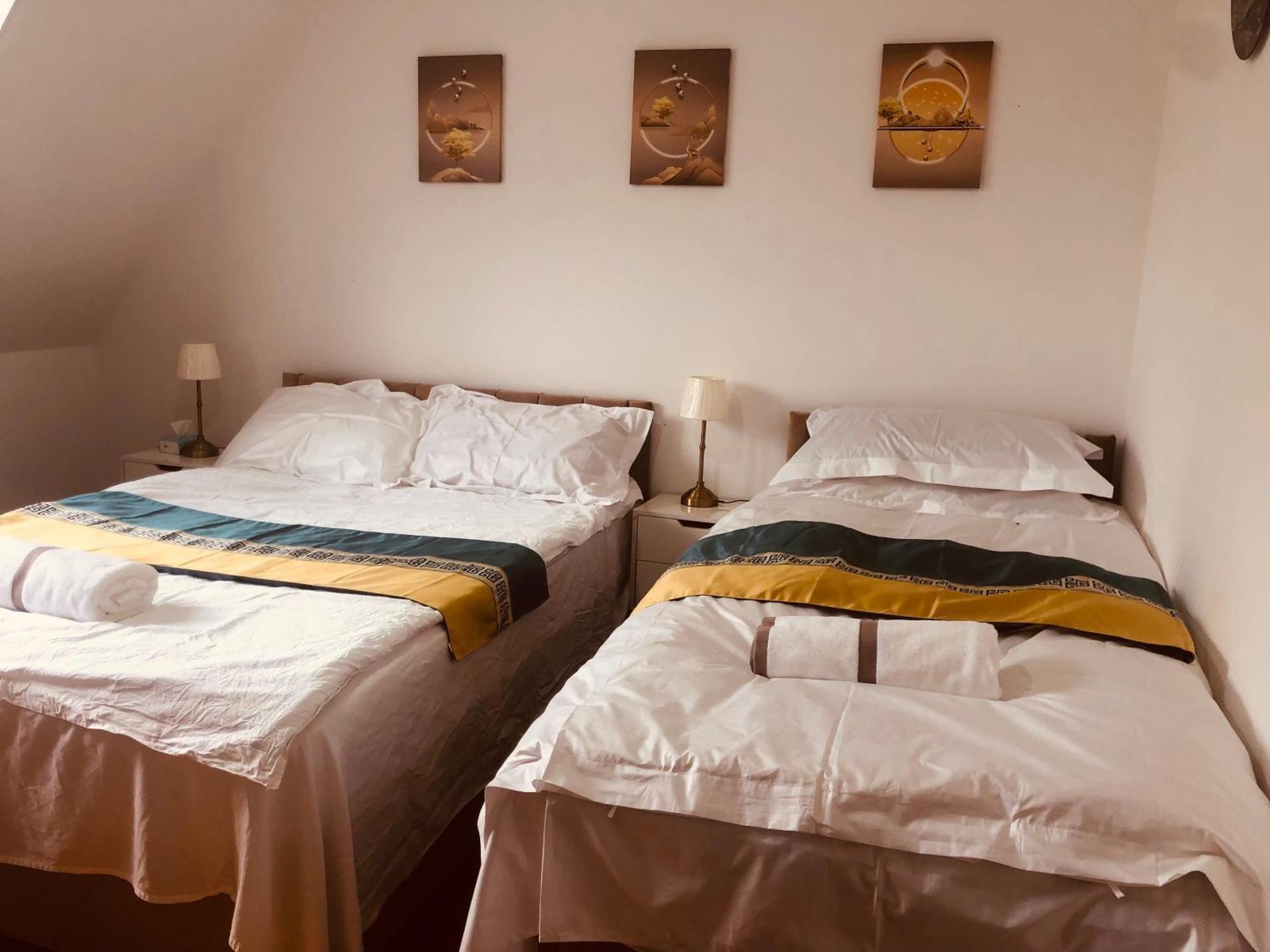 4 Bed House With Garden Holiday home *