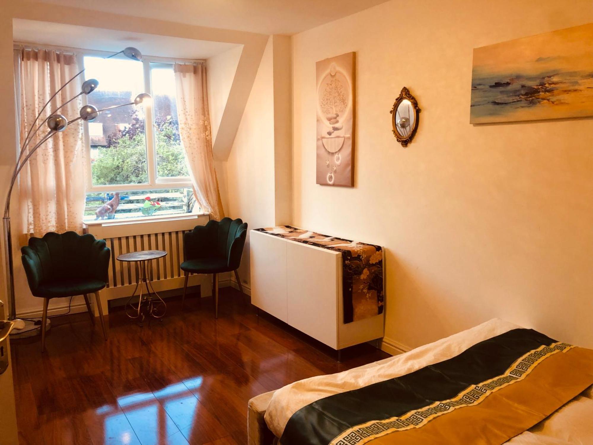 Holiday home 4 Bed House With Garden